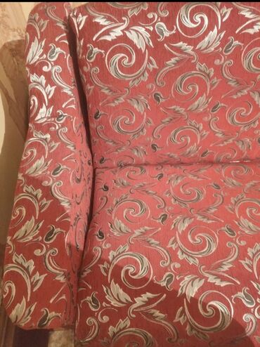 Otaq qapıları: Divan iki kreslo 100 manat vanna 40 manat Aspirator 70 manat — 4