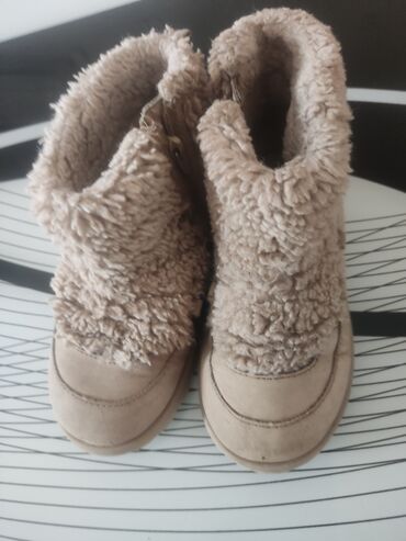 zara srbija sandale: Ugg boots, Zara, Size - 26