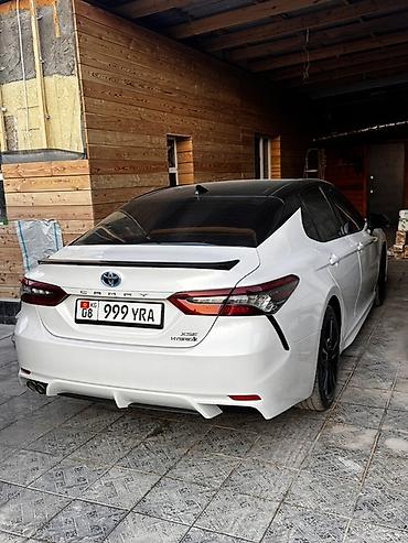 спада багажник: Toyota Camry: 2022 г., 2.5 л, Автомат, Гибрид, Седан — 9