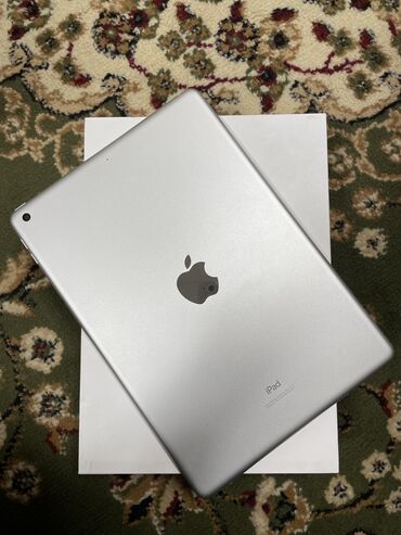 ipad 5 поколения: Планшет, Apple, эс тутум 32 GB, 10" - 11", Wi-Fi, Колдонулган, Классикалык түсү - Ак