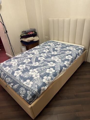 двухэтажный диван кровать: Кенен бир кишилик керебет, Жумшак каптоо менен, узуну - 200 см