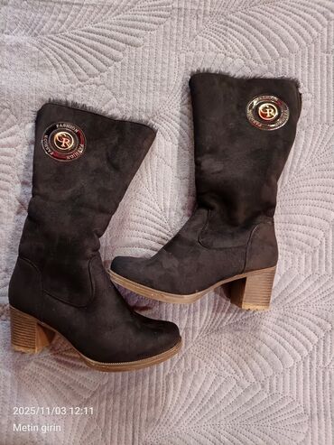 женские классические леггинсы: Qadın çəkmələri – qış mövsümü üçün - Rəng: qara - Material: zərif