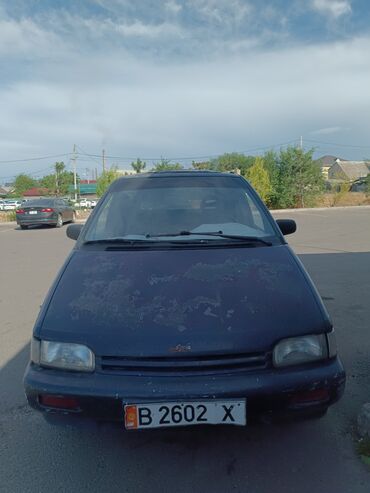 Nissan: Nissan Prairie: 1989 г., 2 л, Механика, Бензин, Универсал