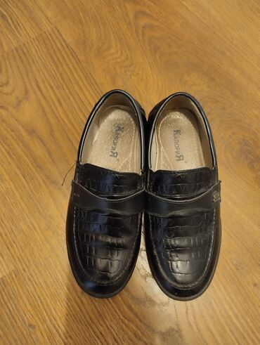 шикарные туфли: Туфли 30 размер в хорошем состоянии, длина подошвы 21 см. Находимся в