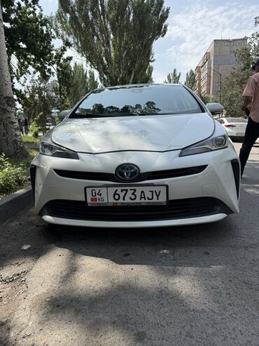 Toyota: Toyota Prius: 1.8 л, Вариатор, Гибрид, Хэтчбэк