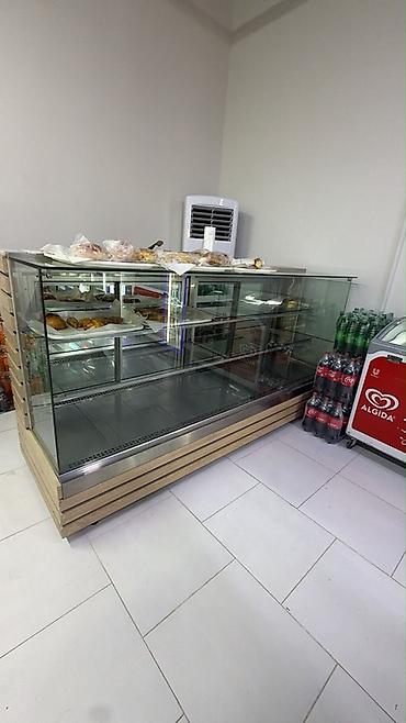 Полочные витрины: Şüşə vitrin-bufet (kafe/market üçün) Şəkildəki şüşəli şirniyyat — 5