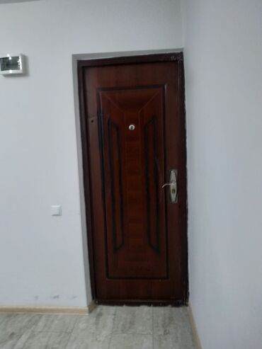 продаётся квартира в токмаке: 1 бөлмө, 14 кв. м, Малосемейка, 2 кабат, Косметикалык ремонт