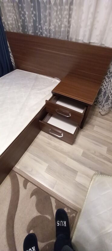 çarpayı üzərində karusellər: Yeni, Təknəfərlik çarpayı, Bazalı, Matras ilə, Siyirməsiz