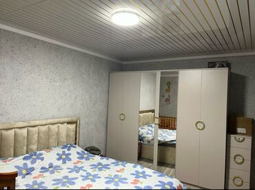 продам стеклянные банки бишкек: Кийим салуучу шкаф, Колдонулган, Түз, Жыгач