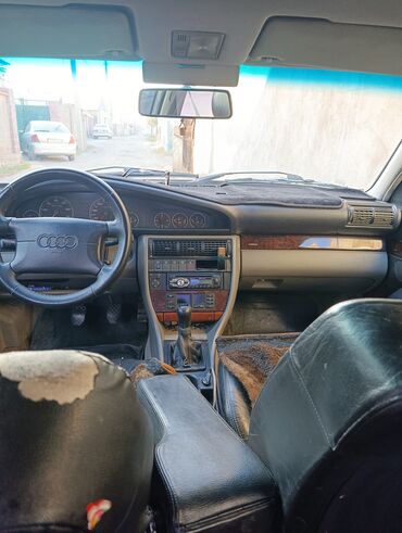 Audi: Audi A6: 1997 г., 2.6 л, Механика, Газ, Седан — 3