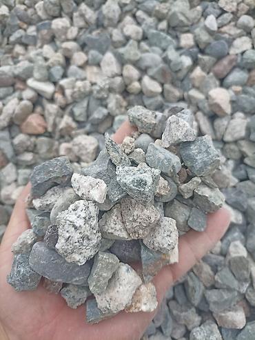 Щебень: Щебень фракции 20–40 мм (ориентировочно). Природный каменный материал — 1