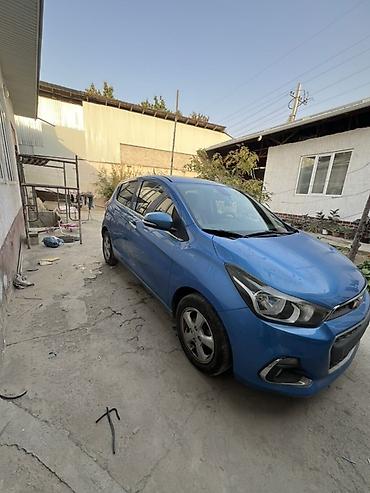 tayota auris: Chevrolet Spark: 2016 г., 1 л, Вариатор, Бензин, Хэтчбэк — 2