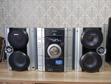 Динамики и музыкальные центры: Продаю музыкальный центр SONY MHC AV777D ! Диски, кассеты, радио, AUX