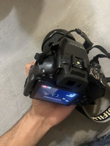 fırınlar: Fujifilm bridge tipli rəqəmsal fotoaparat Xüsusiyyətlər: - Korpus