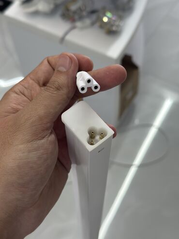 Digər işıqlandırma: 9w və 18w işıq gücünə sahib olan lampalar. 9w-3.5 azn ( 60 cm) 18w- 5 -da lalafo.az — 6 Digər işıqlandırma: 9w və 18w işıq gücünə sahib olan lampalar. 9w-3.5 azn ( 60 cm) 18w- 5 — 6