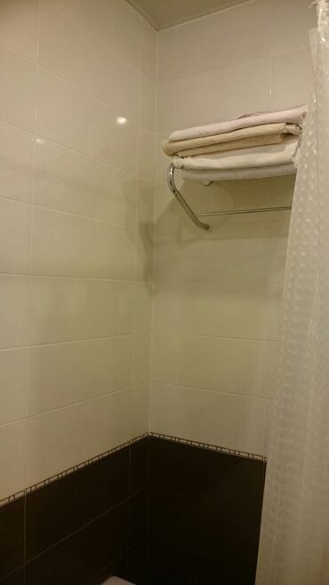 Otaqların uzunmüddətli kirayəsi: Studio tipli, tam mebelləşdirilmiş otaq və mətbəx dəsti. - Otaq — 27