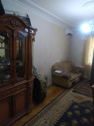 6 mikrorayon: Salam Oglan otaq yoldasi axtarriq ev ecemide yerlesir evin her bir — 2