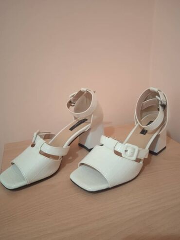 белые свадебные туфли: Туфли 38, цвет - Белый