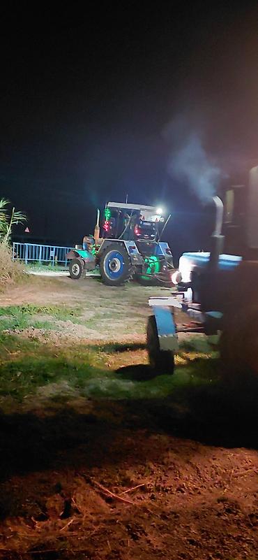 pro scooter: Mavi rəngli kabinli traktor - Güclü dizel mühərrik, arxa təkər — 4