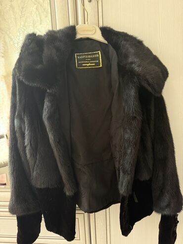 женские норковые шапки: Kazan Karalioqts tərəfindən istehsal olunmuş qara norka xəz jaket