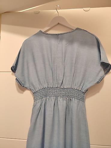 prsluk s: Plava midi haljina od laganog teksasa (Zara) - Kroj: lepršava silueta — 8