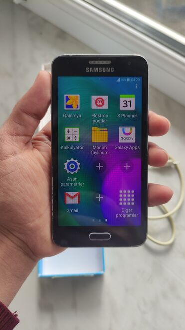 telefon qutusu: Samsung Galaxy A3, 16 GB, rəng - Qara, Sensor, İki sim kartlı