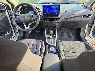 spark 2016: Chevrolet Onix: 2020 г., 1 л, Автомат, Бензин, Седан — 10
