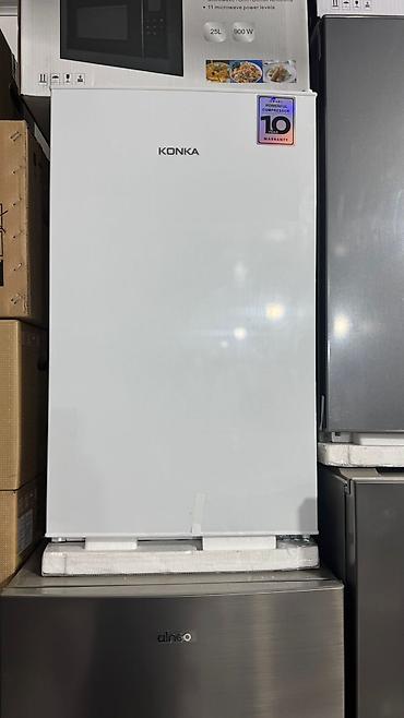 soba aliram: KONKA soyuducu - Rəng: ağ, minimal dizayn - Ön paneldə “Smart — 1