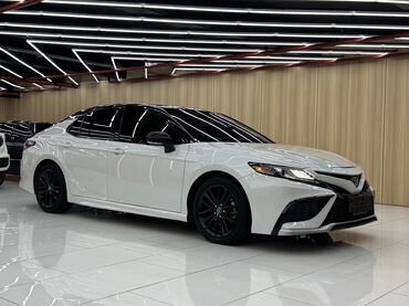 Toyota: Toyota Camry: 2022 г., 2.5 л, Автомат, Гибрид, Седан — 2