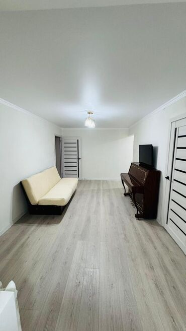 Долгосрочная аренда квартир: 3 комнаты, Собственник, Без подселения, С мебелью частично — 5