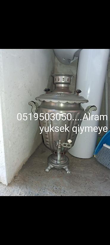 türk samavarı: Klassik samovar. Metaldan hazırlanmış, ənənəvi dekorativ formaya — 1