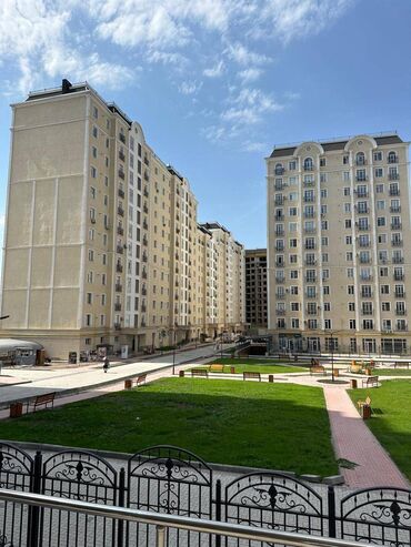 center house: 2 бөлмө, 100 кв. м, Элитка, 11 кабат, ПСО (өзү оңдоп түзөтүп бүтүү үчүн)