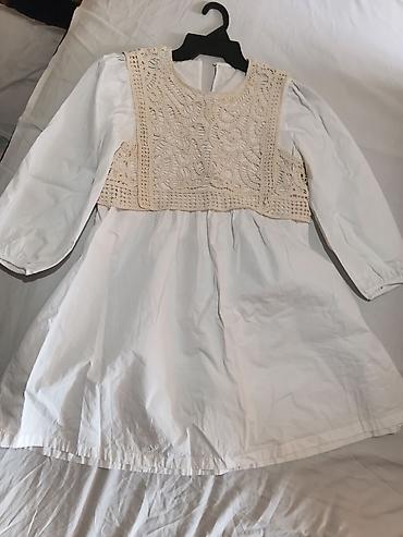 Haljine: Bela haljina sa heklanim prslukom - Model: bela pamučna/platnena — 2