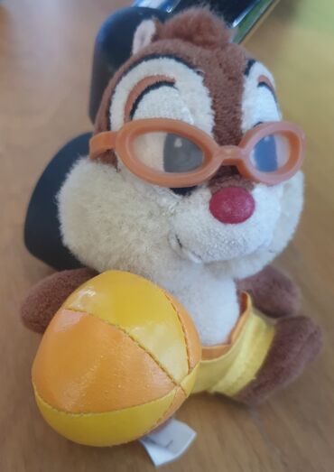 kamper za lutke: DISNEY original plišana igračka veverica. Čip i Del, kupljena u Hong