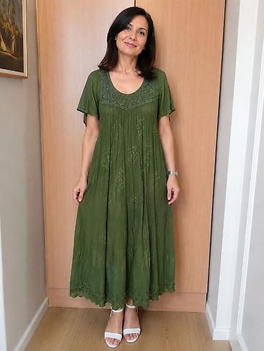 Zelena duga haljina boho kroja - Boja: maslinasto zelena - Dužina
