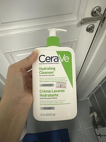 CeraVe Hydrating Cleanser — увлажняющее очищающее средство для лица и