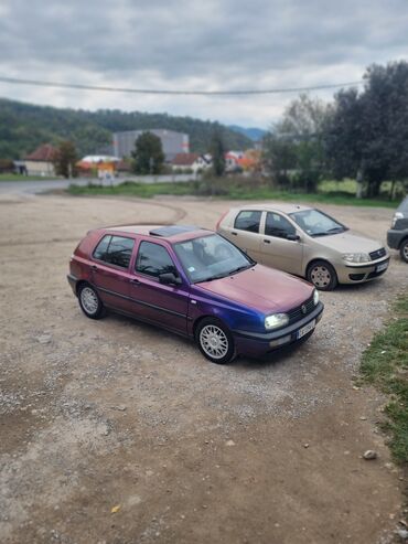 Volkswagen: Volkswagen Golf 3, hečbek sa 5 vrata. Na autu odradjena komplet — 3