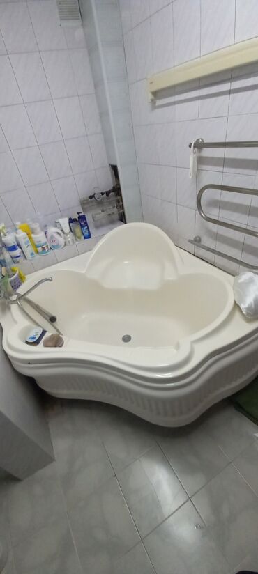 ванный шкаф: Ванна Овальная, Б/у