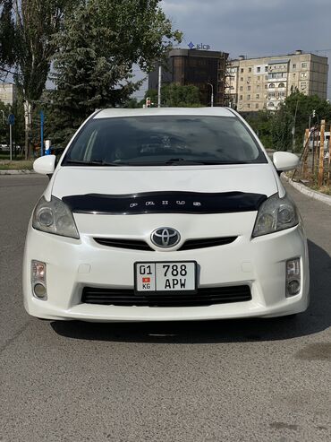 тайота хариер: Toyota Prius 
Год:2011
Об:1.8
Цвет: белый 
Торг у капота