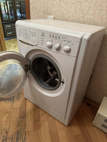 maşın maqnitafonları: Стиральная машина Indesit, 5 кг, Б/у, Автомат, Без сушки, Нет кредита, Самовывоз