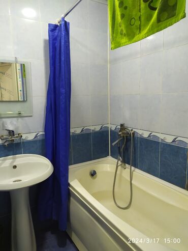 Köhnə tikili: Mənzil – çoxmərtəbəli daş binada - Plan: ayrıca otaq, mətbəx, sanitar — 4