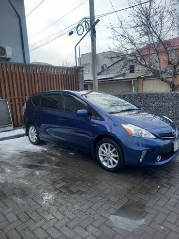 Toyota: Toyota Prius: 1.8 л, Автомат, Гибрид, Универсал