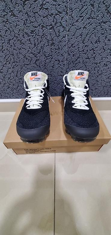 Patike: Nike x Off-White Air Vapormax (c. 2017) - Model: Air Vapormax — 2