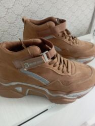 Toy paltarları və aksesuarları: Dark Seer brendi idman üslublu ayaqqabı - Rəng: karamelli/qəhvəyi -