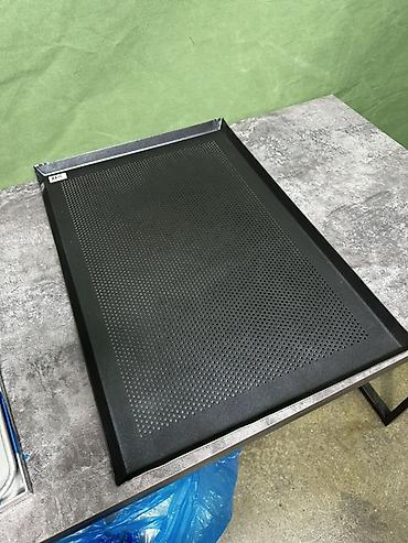 Кондитерский инвентарь: Перфорированные противни для пекарни/кондитерского производства — 16