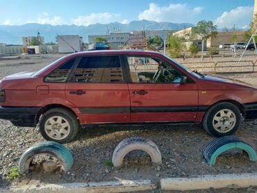 балыкчы автомобиль: Volkswagen Passat: 1988 г., 1.9 л, Механика, Бензин, Седан