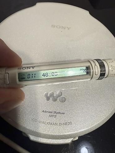 плеер для музыки: Портативный CD-плеер Sony CD Walkman D-NE20 с пультом ДУ на проводе — 3