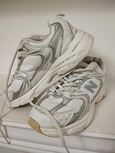 Krossovka ve ketlər: Ölçü: 38, rəng - Ağ, İşlənmiş — 4