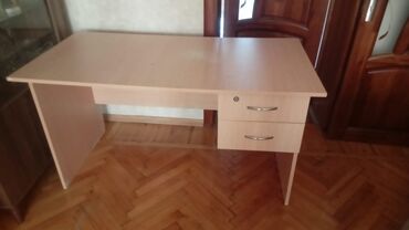 kompüter üçün qoruyucu eynəklər: Компьютерный стол, Б/у, Нераскладной, Прямоугольный стол
