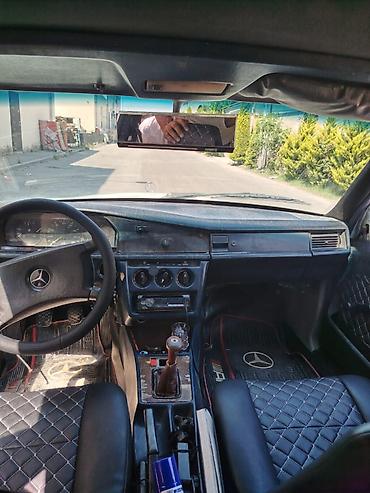 ravon 2: Mercedes-Benz 190: 2.2 l | 1984 il Sedan — 5